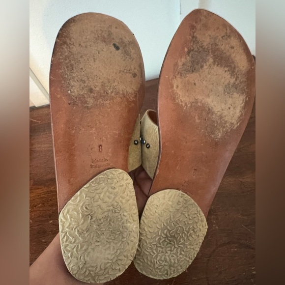 Mystique leather Tan Sandals with Blue Gem Accents size 8 - Picture 3 of 6